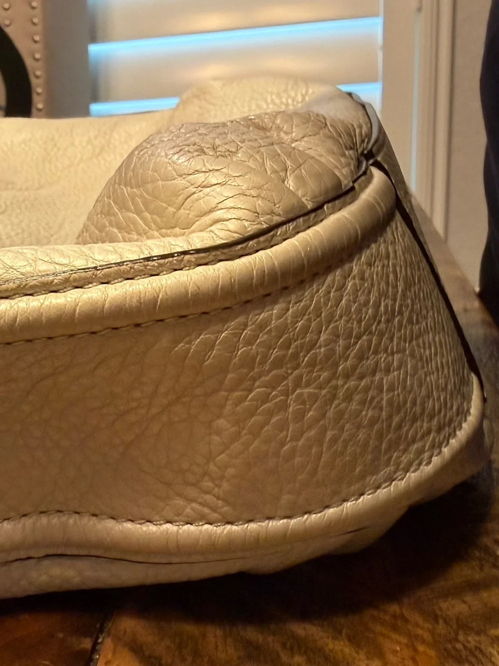 Coach authentic avery